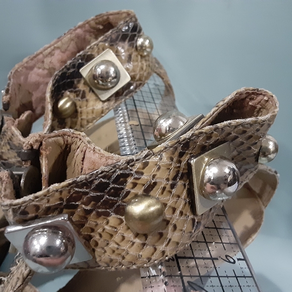 BCB Generation strappy snakeskin sandals size 7.5 - Picture 3 of 11